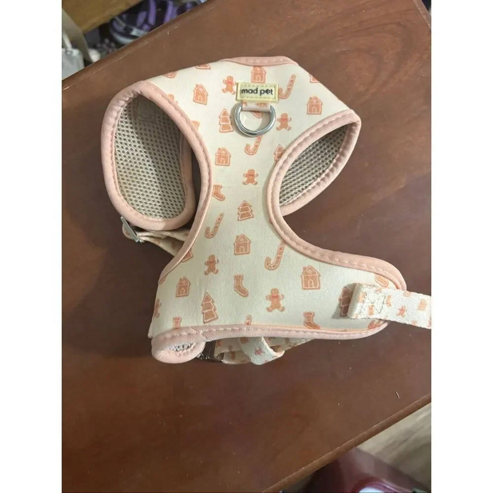 Cute Gingerbread Holiday Dog Harness – Size M, Mad Pet Brand, new